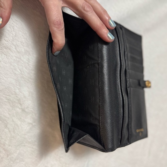 Chanel Wallet with Gold Logo - Picture 10 of 15